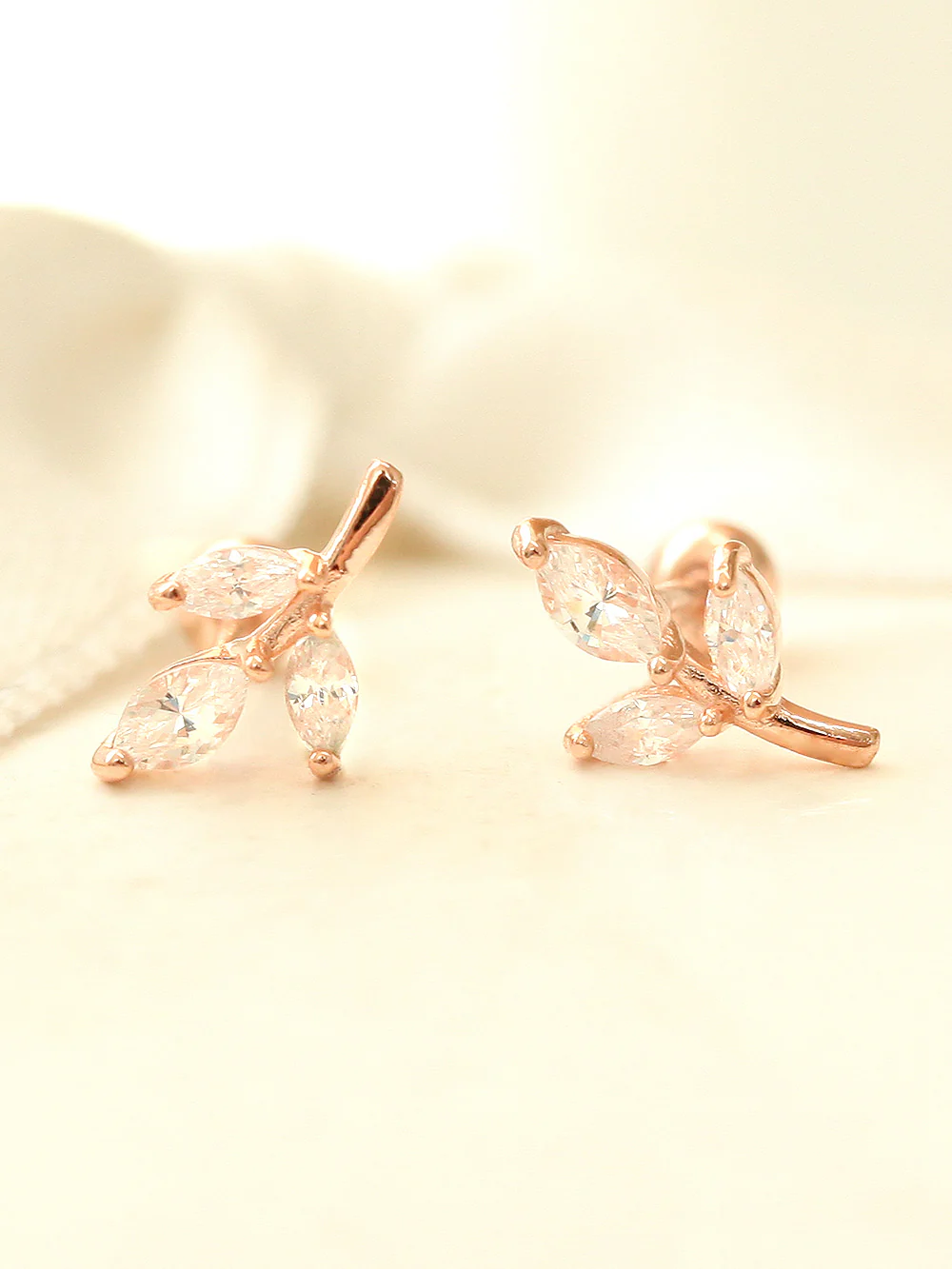 14K Gold Leaf Cubic Cartilage Earring 20G