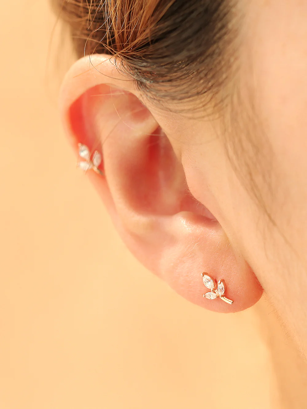14K Gold Leaf Cubic Cartilage Earring 20G - Image 9