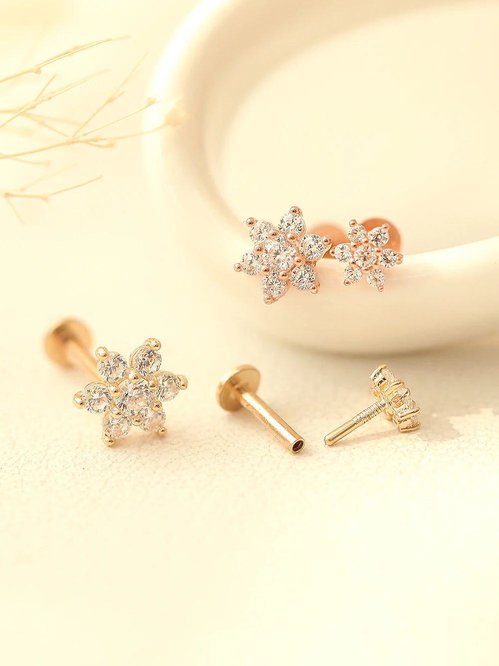14K Gold Lovely Flower Internally Threaded Labret Piercing 18g16g