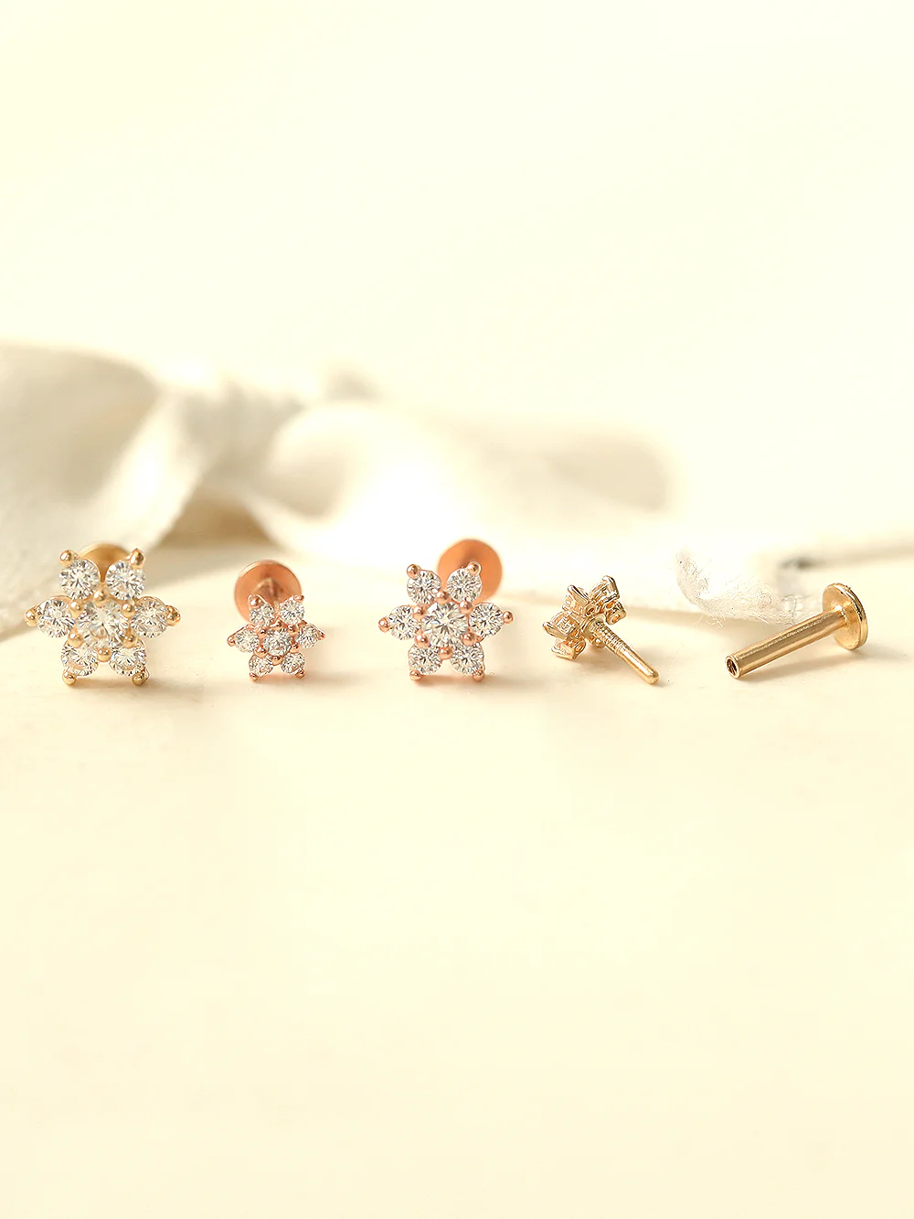 14K Gold Lovely Flower Internally Threaded Labret Piercing 18g16g - Image 3