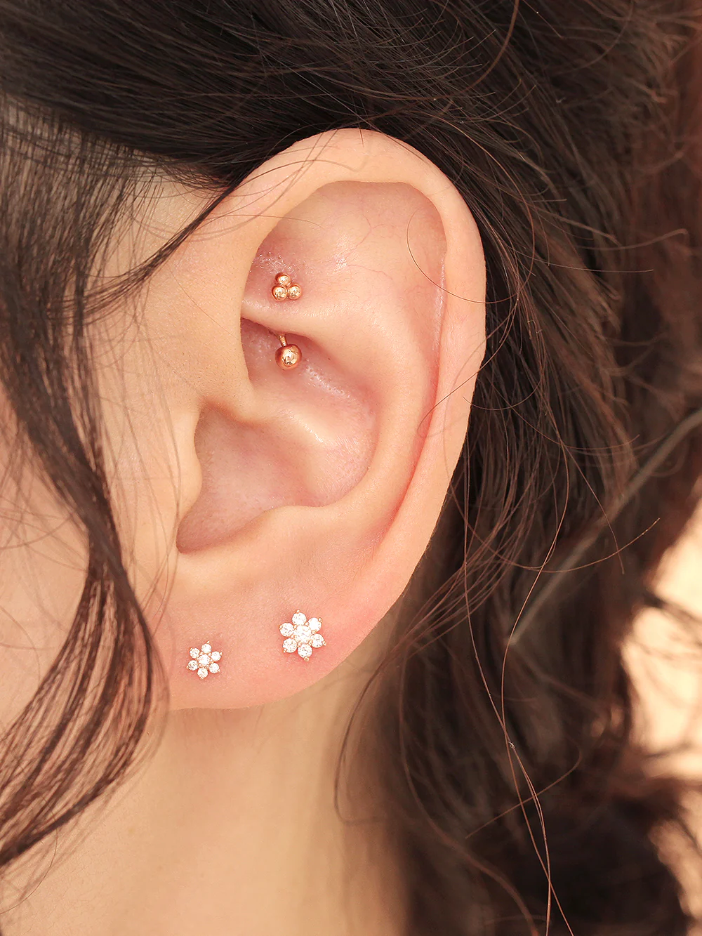 14K Gold Lovely Flower Cartilage Earring 20G - Image 4