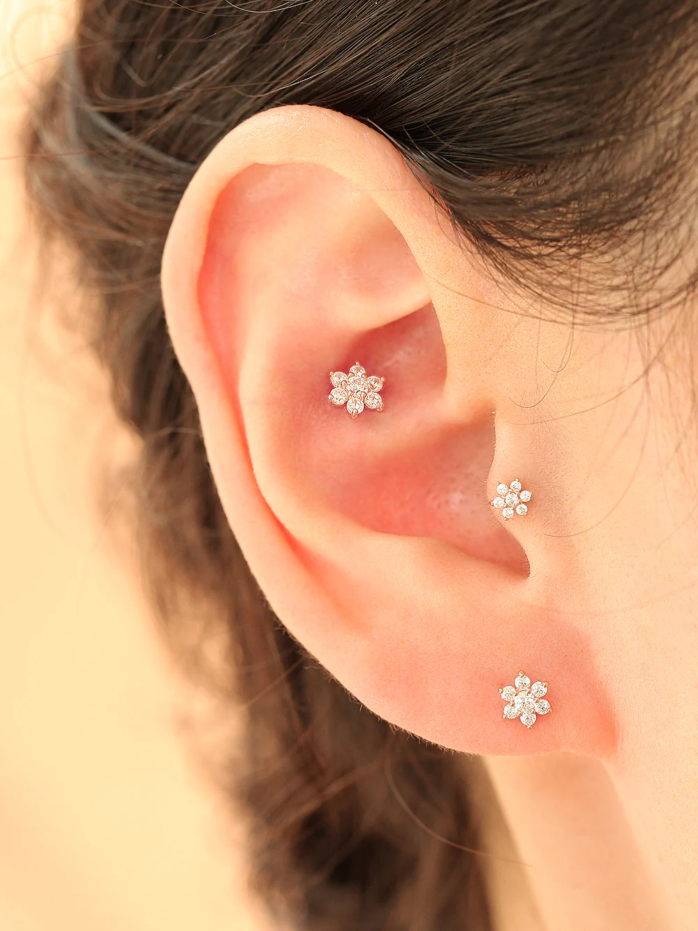 14K Gold Lovely Flower Cartilage Earring 20G - Image 5