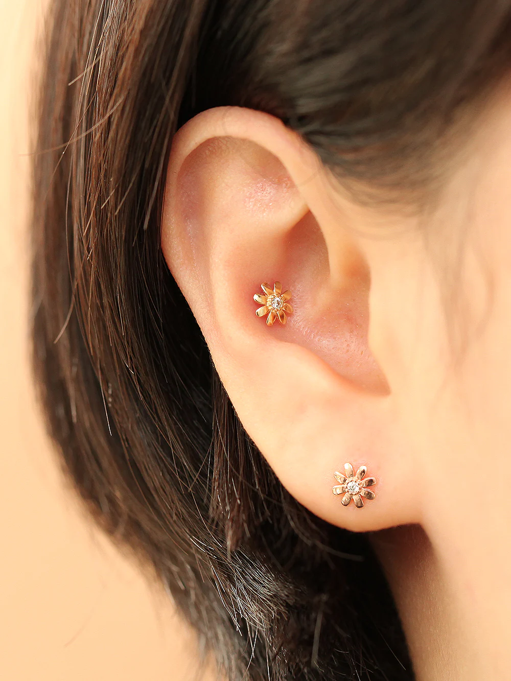 14K Gold Marguerite Cubic Cartilage Earring 20G - Image 7