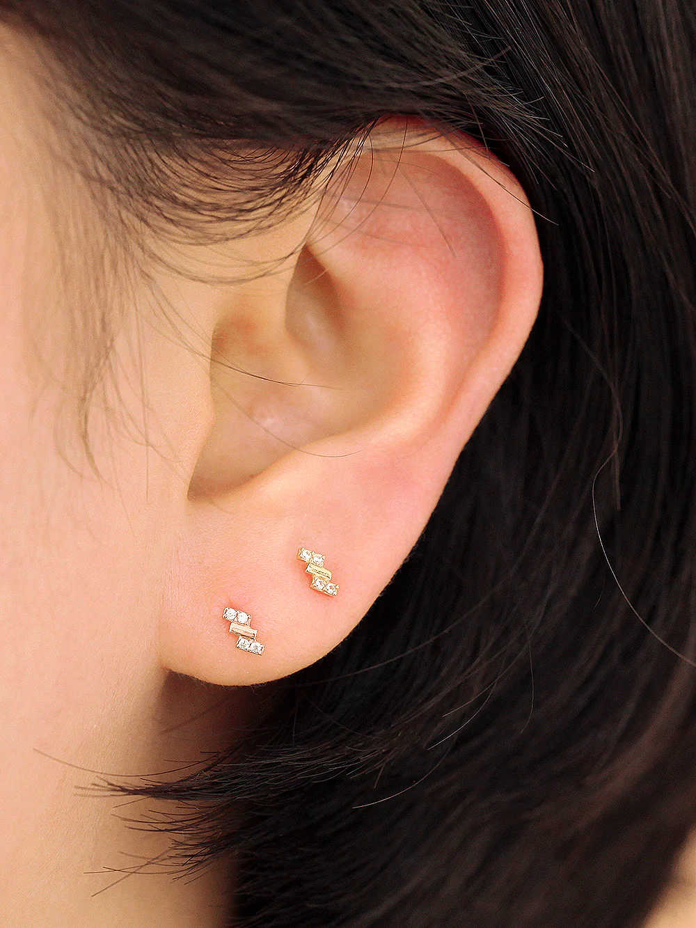 14K Gold Mini Baguette Cubic Cartilage Earring 20G - Image 3