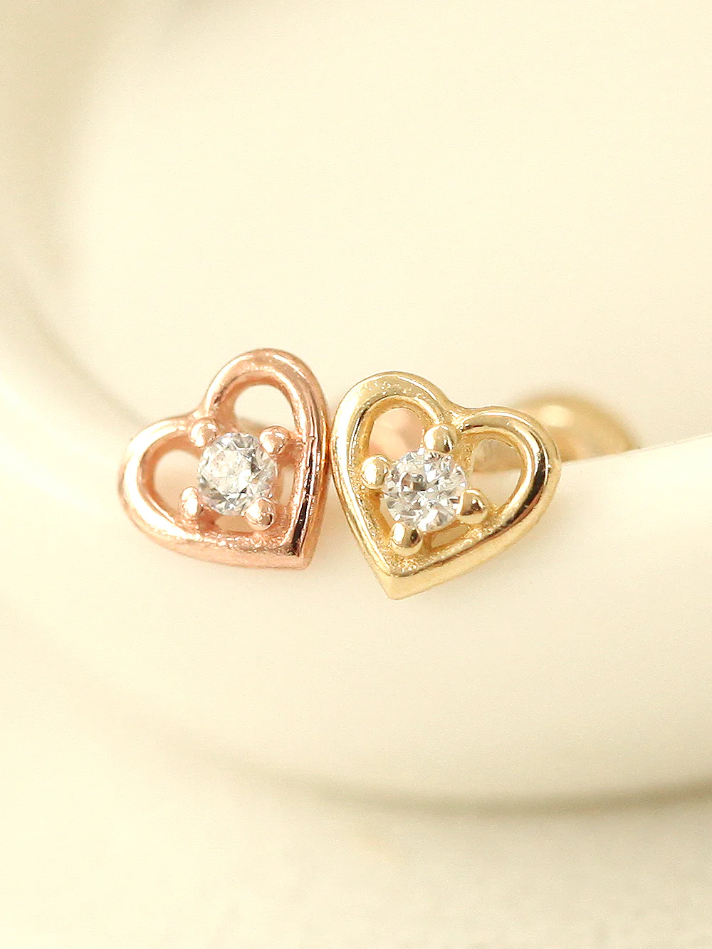 14K Gold Mini Heart Cartilage Earring 20G - Image 5