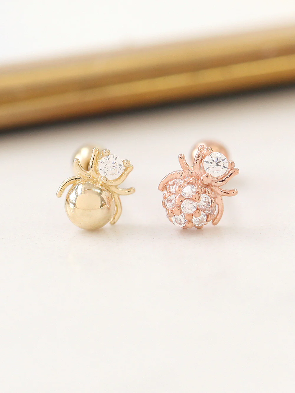 14K gold Mini Spider cartilage earring 20g - Image 4