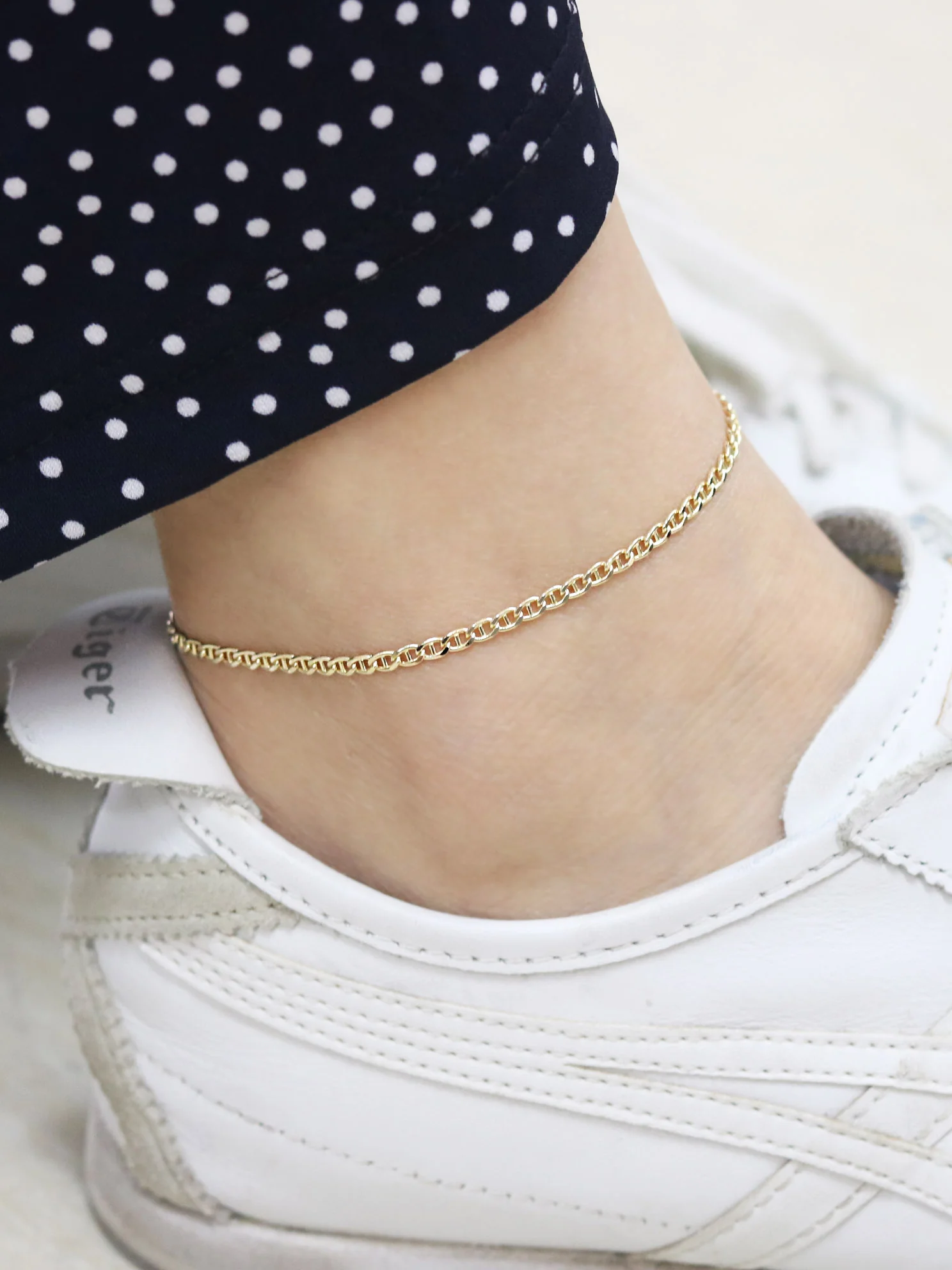 14K Gold Modern Chain Anklet bracelet - Image 9