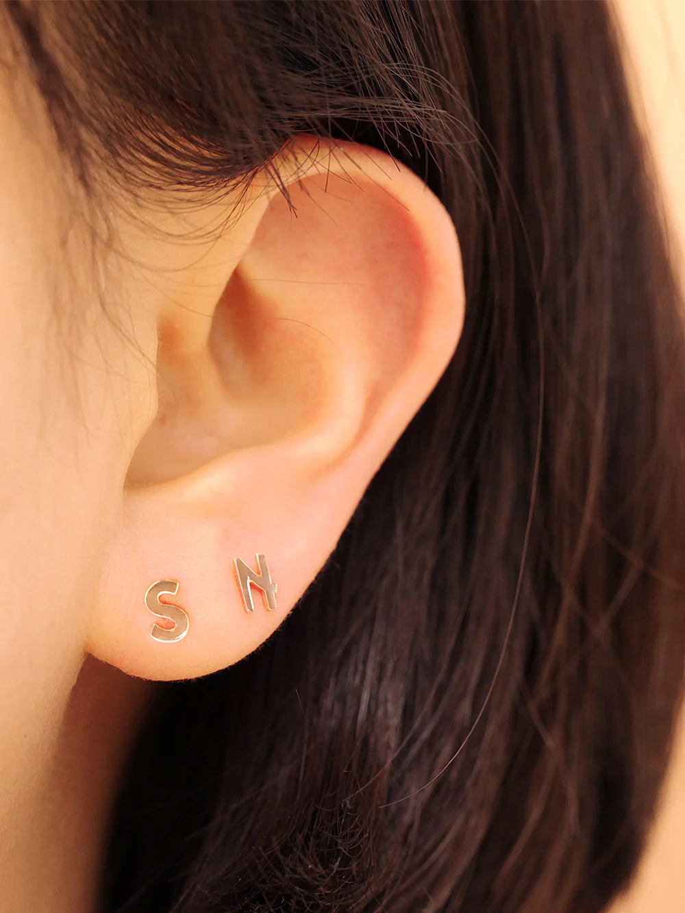 14K Gold Plain Initial Cartilage Earring 20G - Image 2