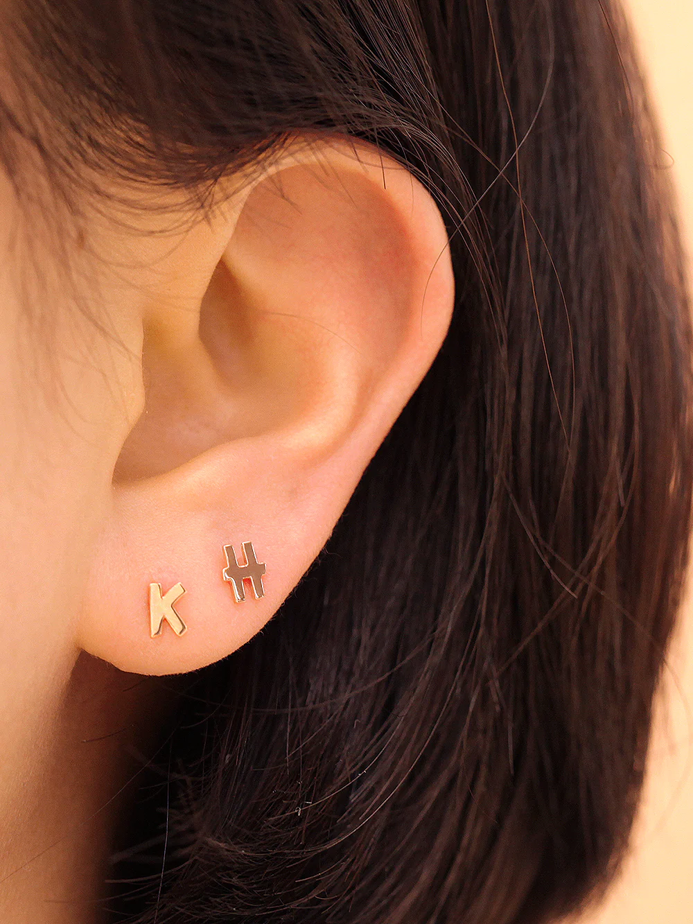 14K Gold Plain Initial Cartilage Earring 20G - Image 4