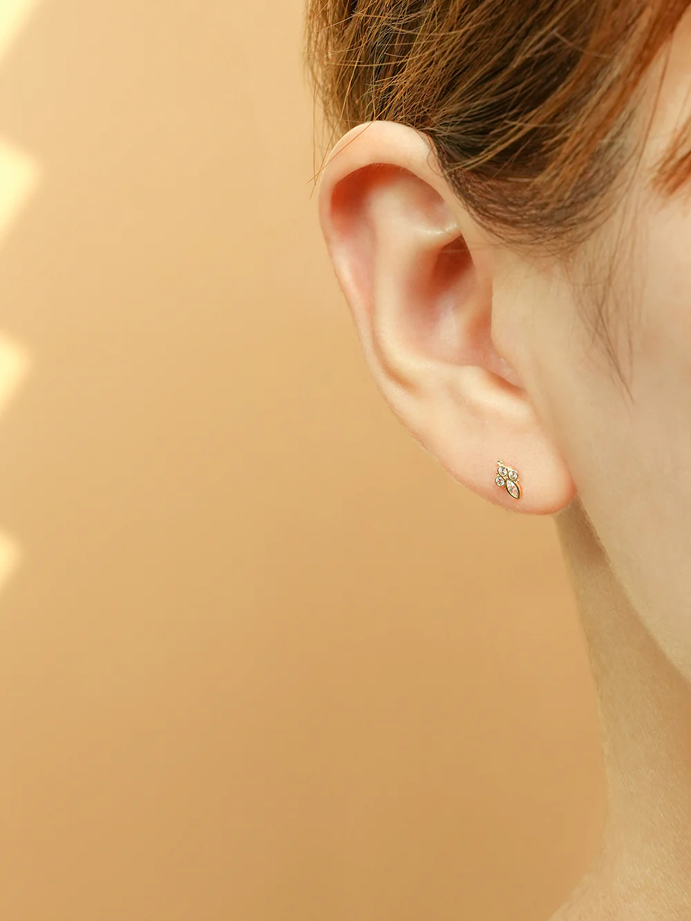 14K Gold Queen Cubic Cartilage Earring 20G - Image 10