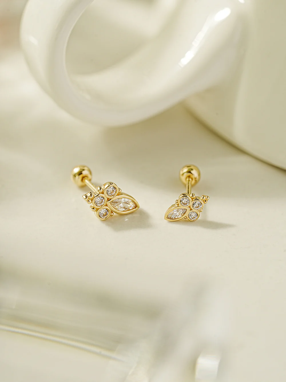 14K Gold Queen Cubic Cartilage Earring 20G - Image 9