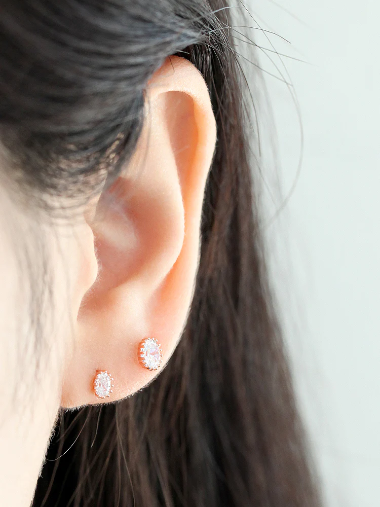 14K Gold Round Cubic Cartilage Earring 20G - Image 7