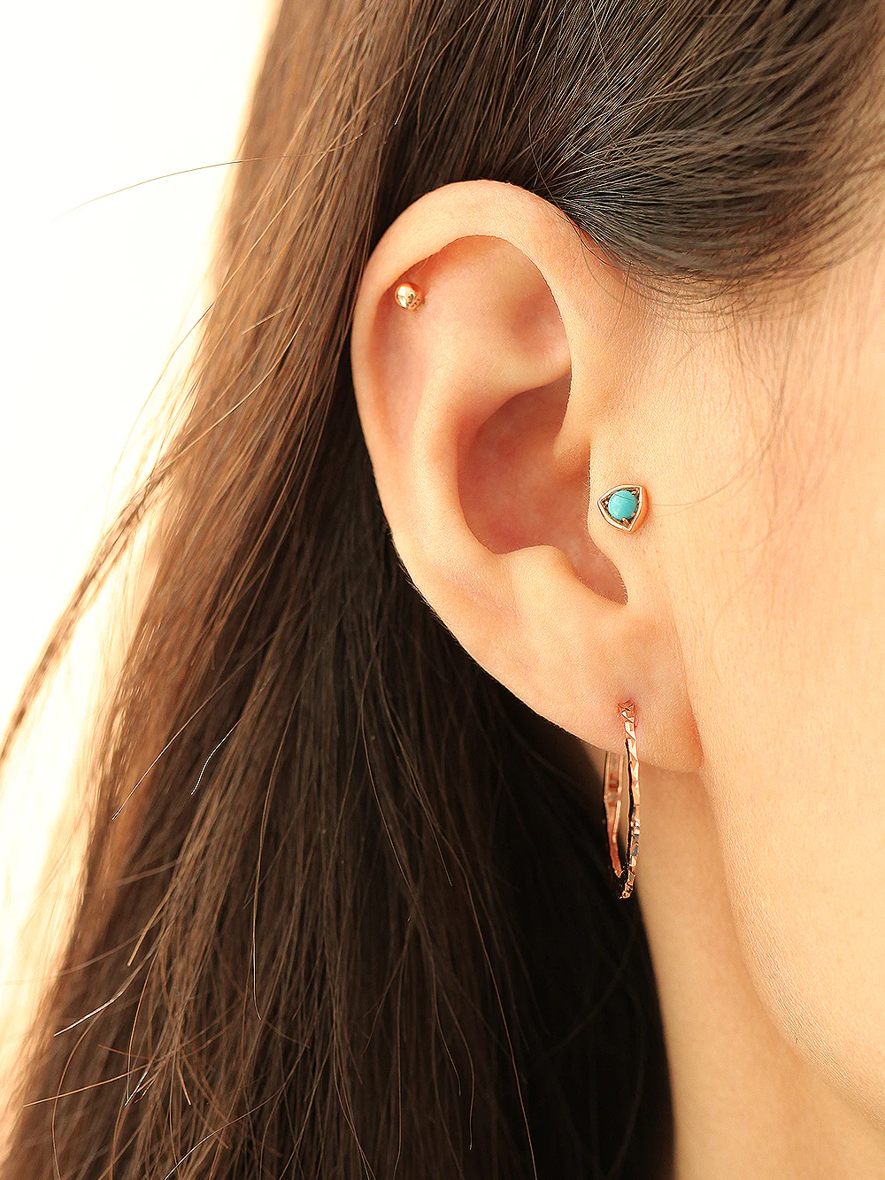 14K Gold Slim Cutting Circle Hoop Earring - Image 3