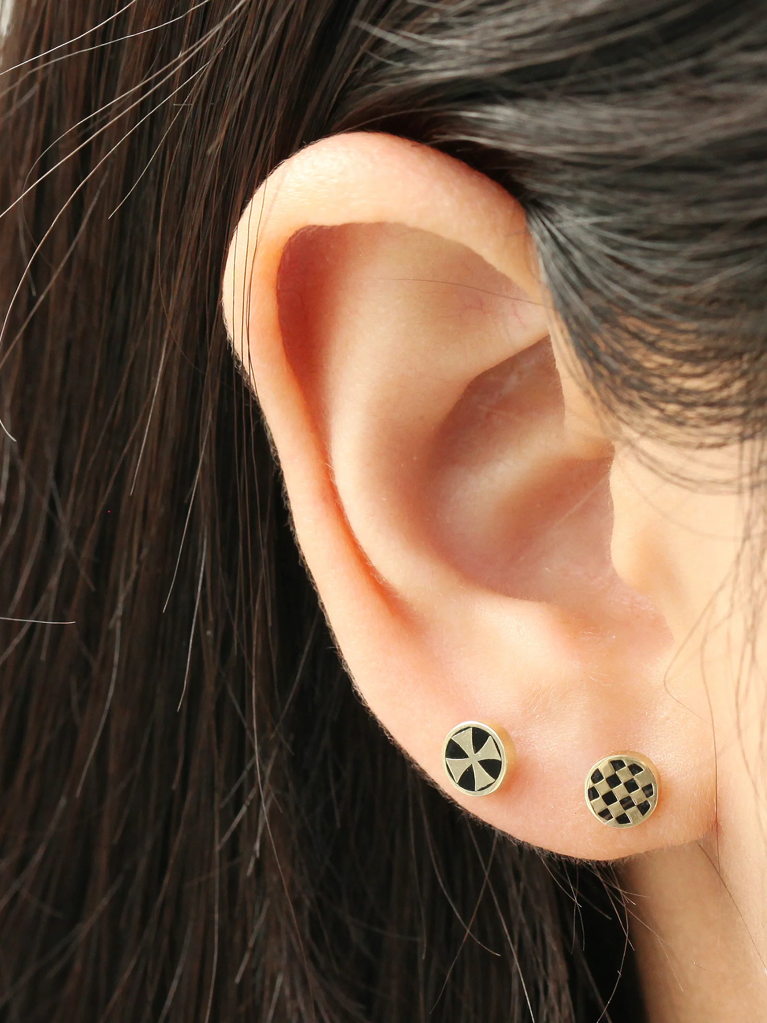 14K Gold Captain Black cartilage earring 20g - Image 5