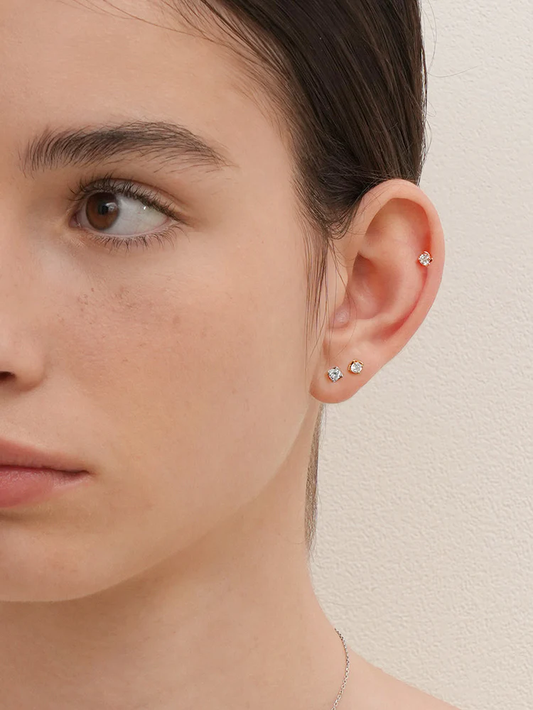 14K Solid Gold Lab Diamond Classic Square Internally Threaded Labret Piercing 20G - Image 2