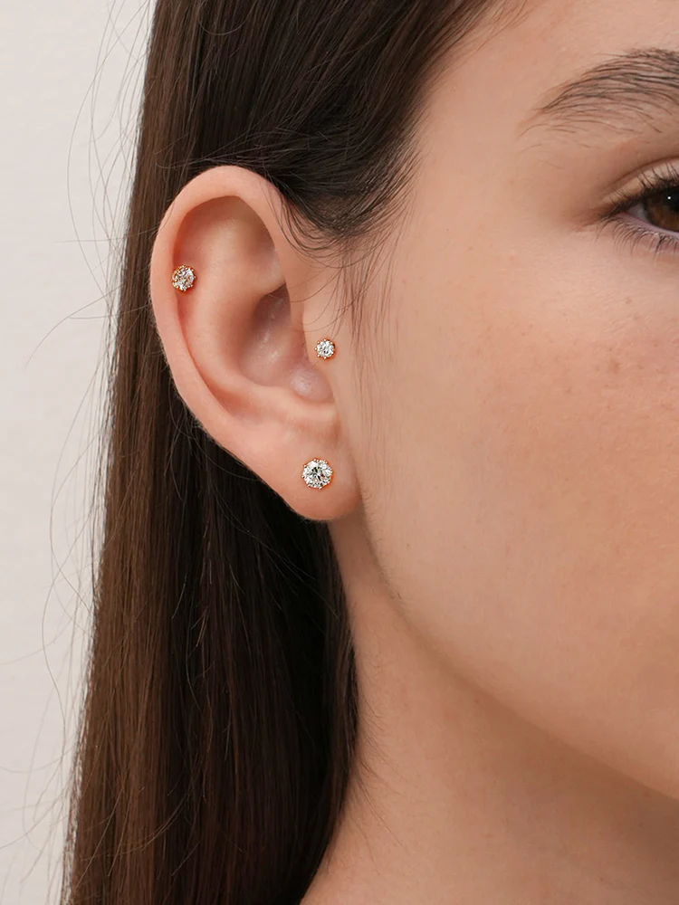 14K Solid Gold Lab Diamond Queen's Bloom Internally Threaded Labret Piercing 20G - Image 2