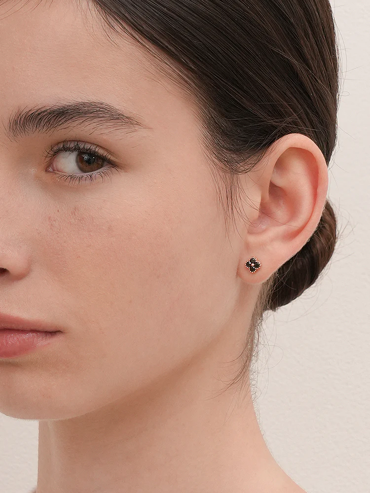 14K Solid Gold Midnight Clover Bloom Cartilage Earring 18G16G - Image 8