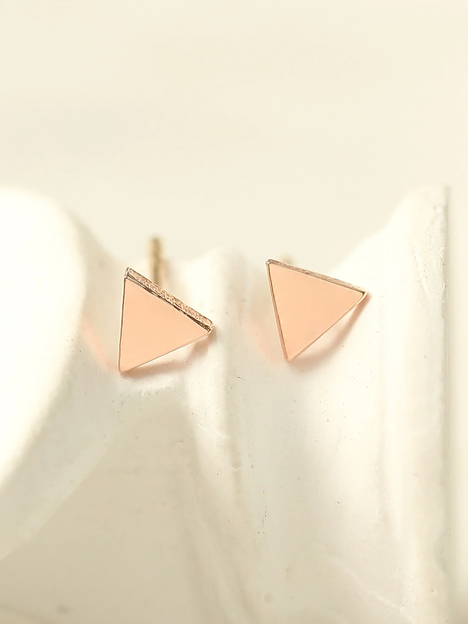 14K Gold Flat Round Stud Earring - Image 4