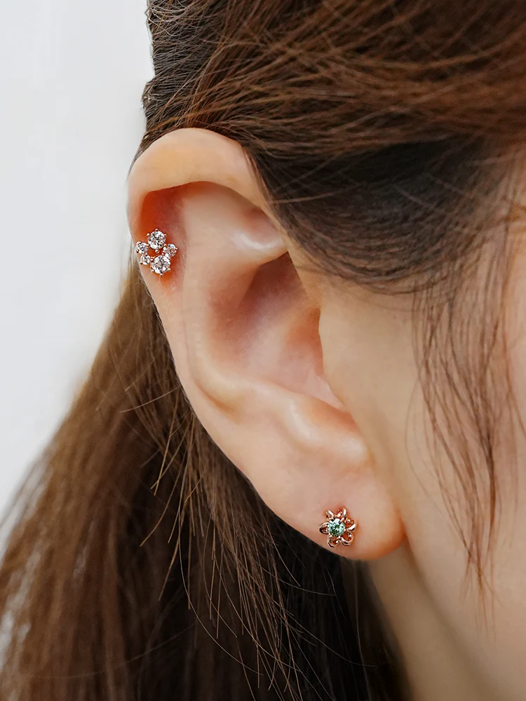 14K Solid Gold Moissanite Dia Daisy Loop Internally Threaded Labret Piercing 20G - Image 4