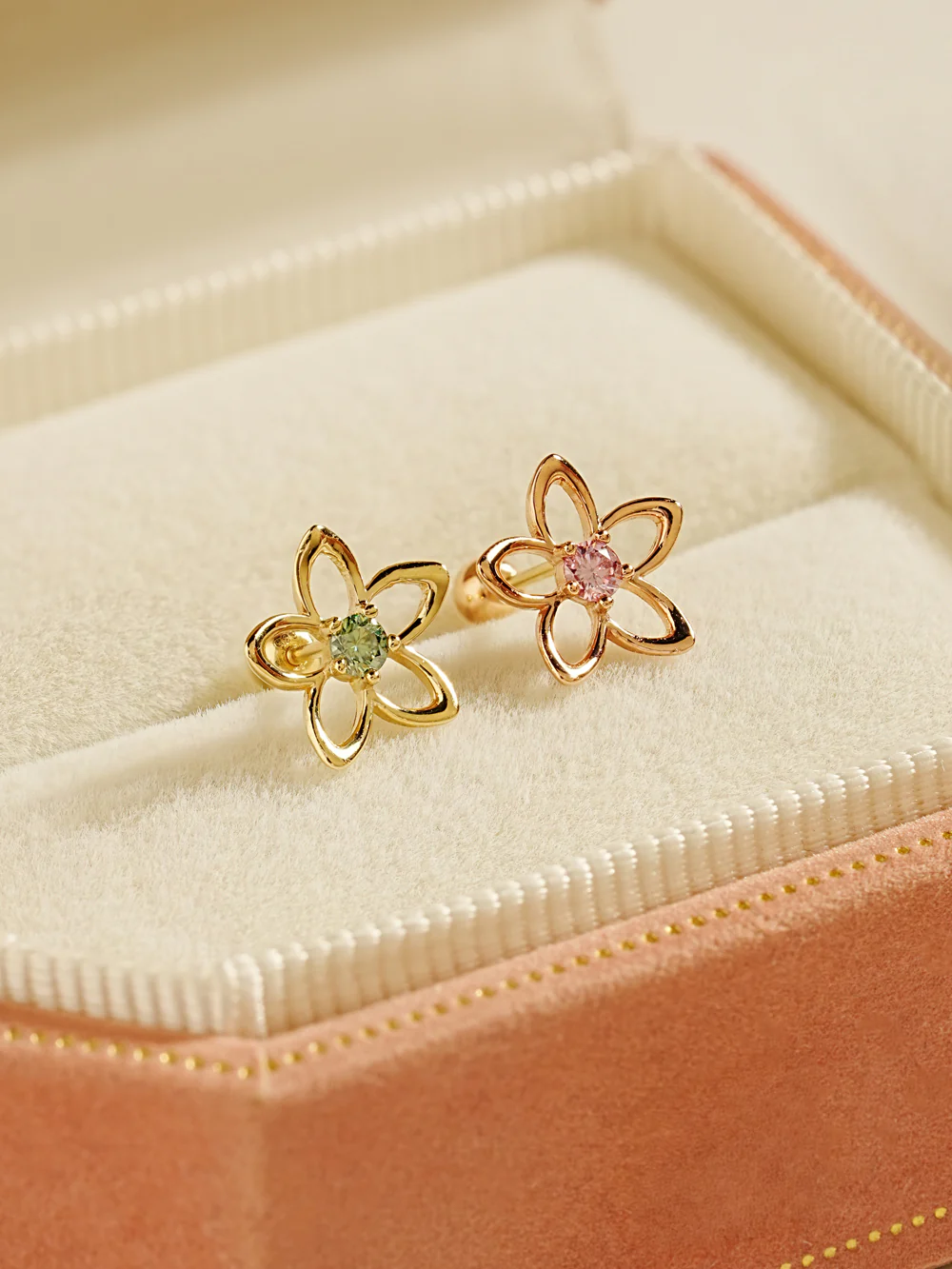 14K Solid Gold Moissanite Dia Olivia Flower Cartilage Earring 20G18G16G - Image 9