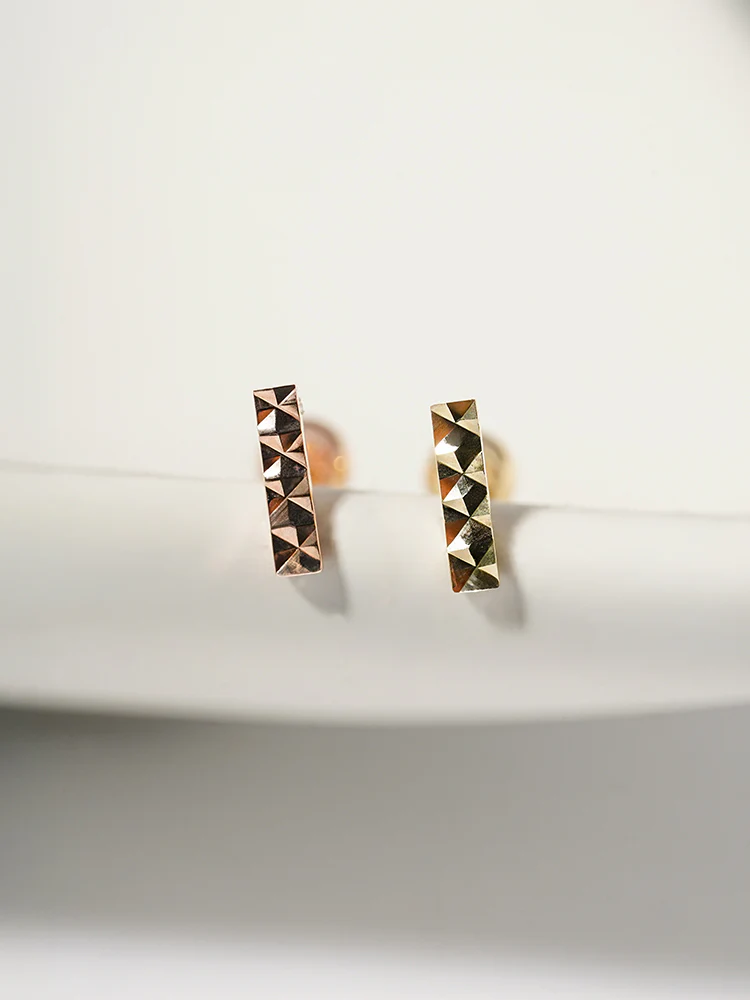 14K Solid Gold Shining Stick Bar Cartilage Earring 20G - Image 9
