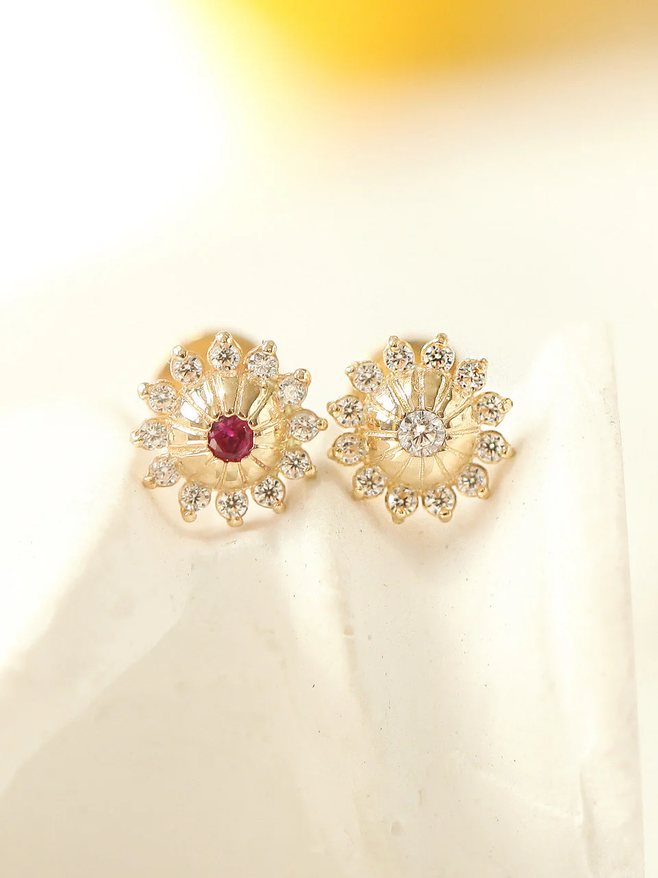 14K Gold Sun Flower Labret Piercing 18G - Image 4