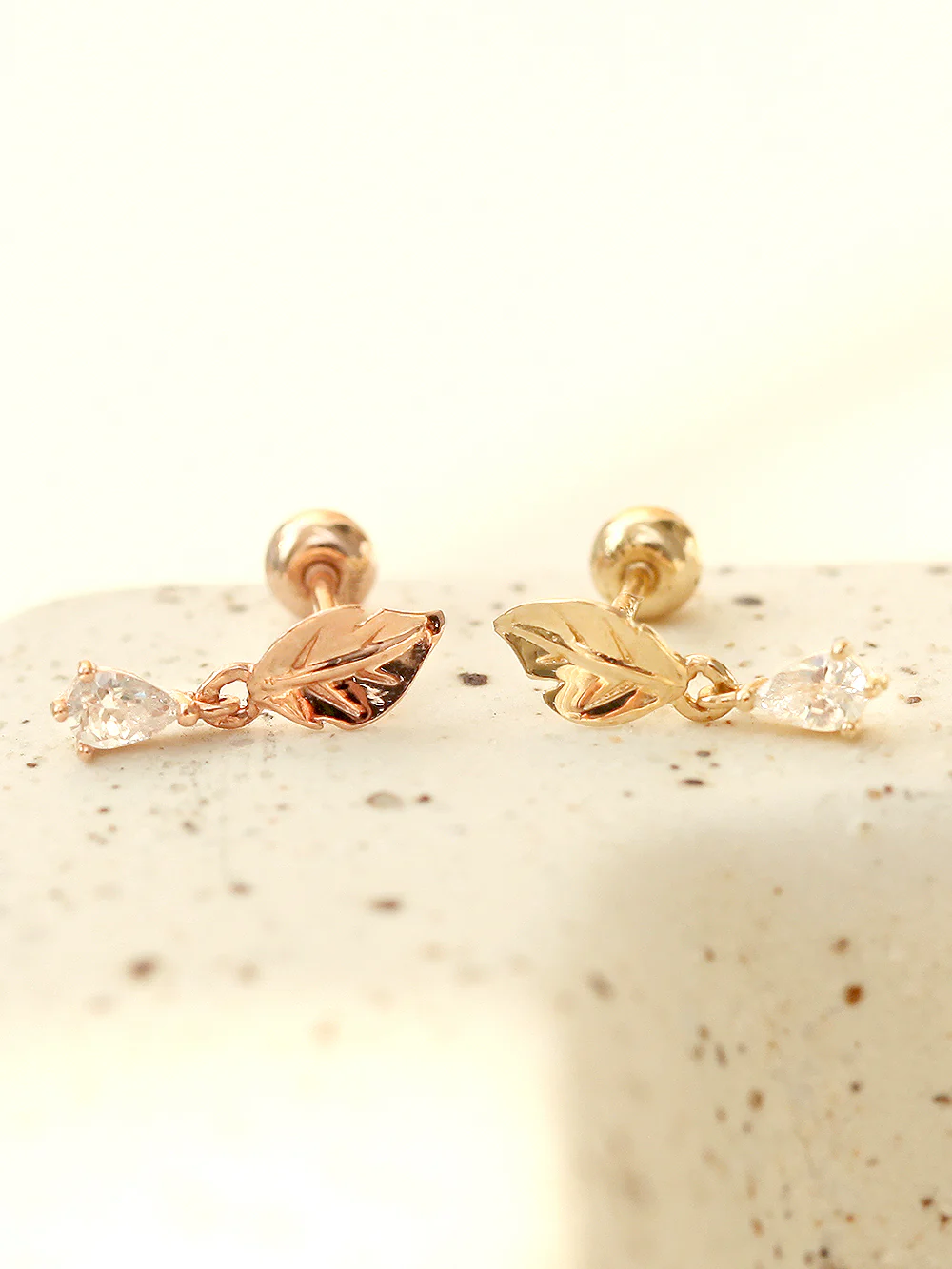 14K gold Teardrop Leaf cartilage earring 20g - Image 13