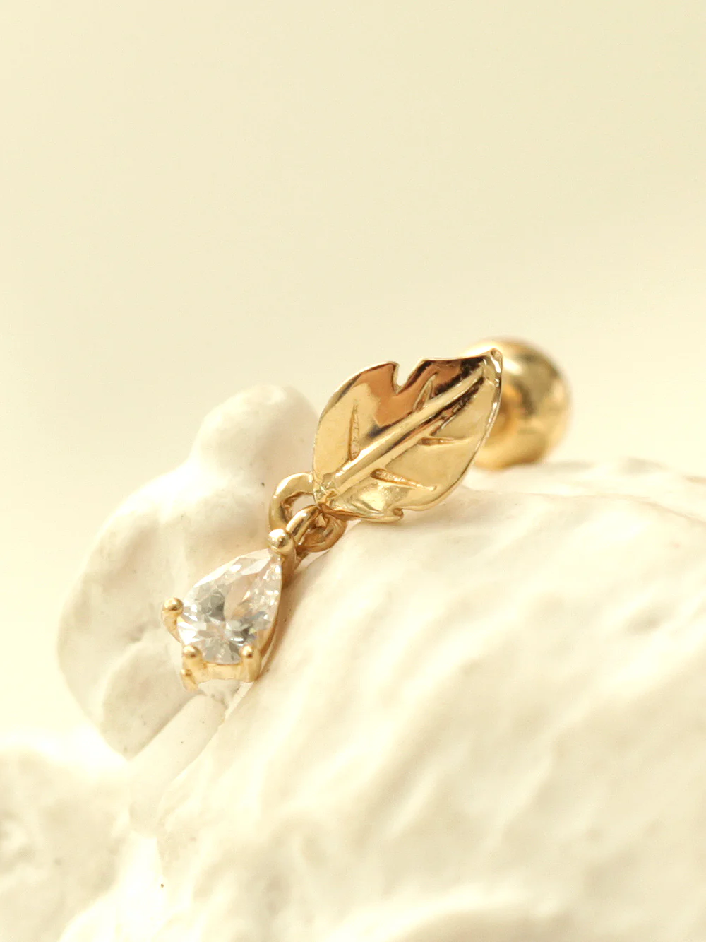 14K gold Teardrop Leaf cartilage earring 20g - Image 3