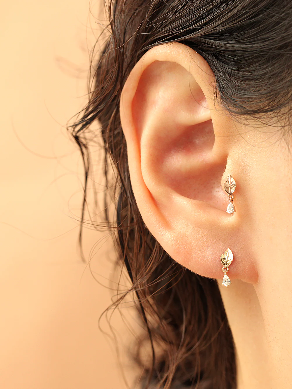 14K gold Teardrop Leaf cartilage earring 20g - Image 5