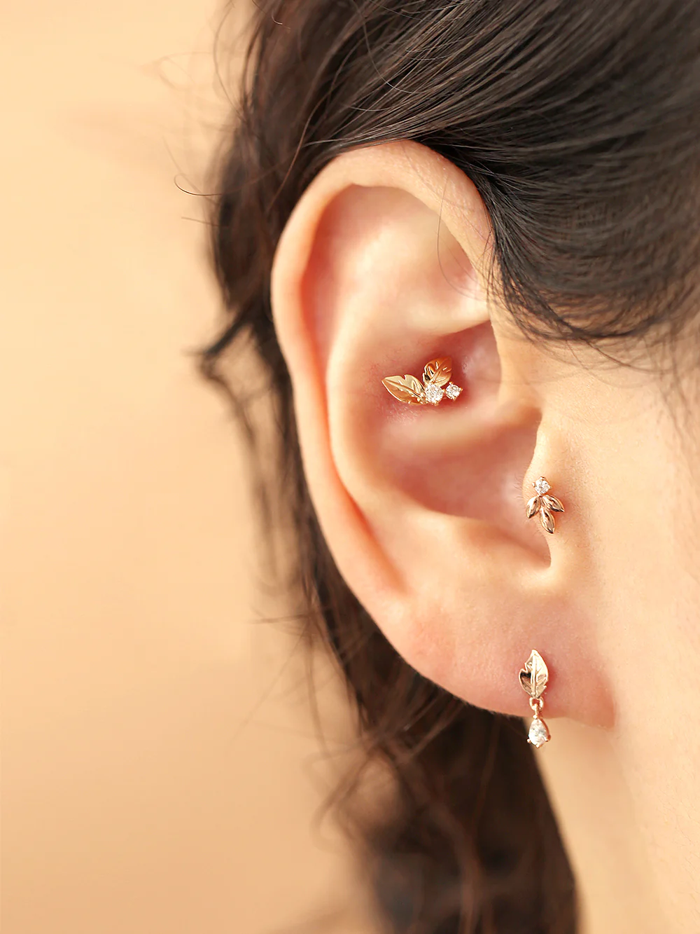 14K gold Teardrop Leaf cartilage earring 20g - Image 7