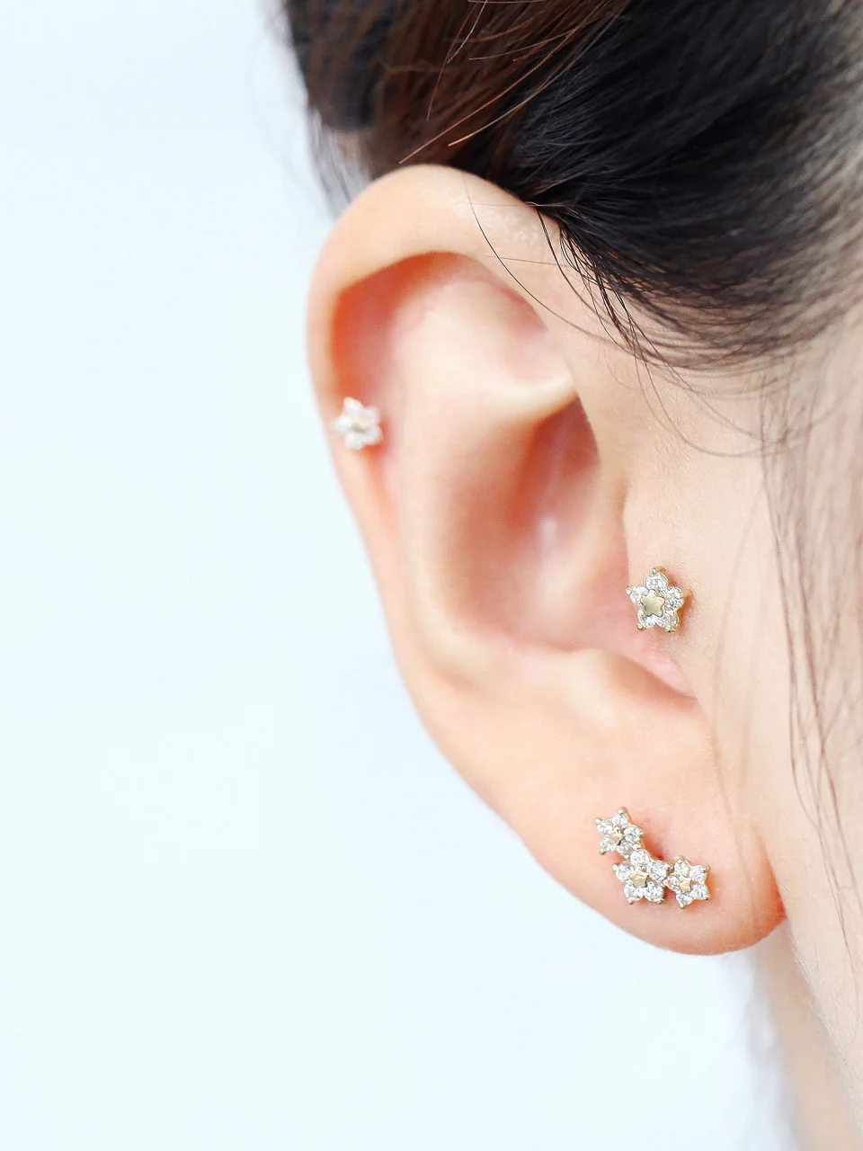 14K Gold Triple Flower Point Cartilage Earring 18G16G - Image 2
