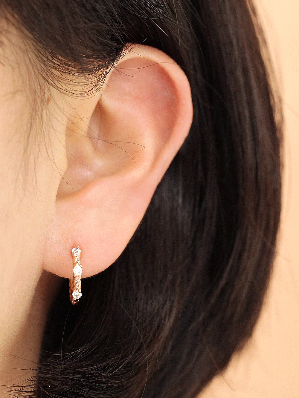 14K Gold Twist Cubic Hoop Earring - Image 3