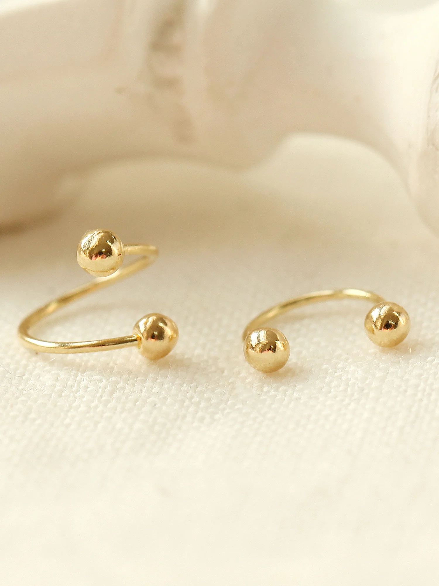 14K Gold Twist & Horseshoe Cartilage Earring 20G