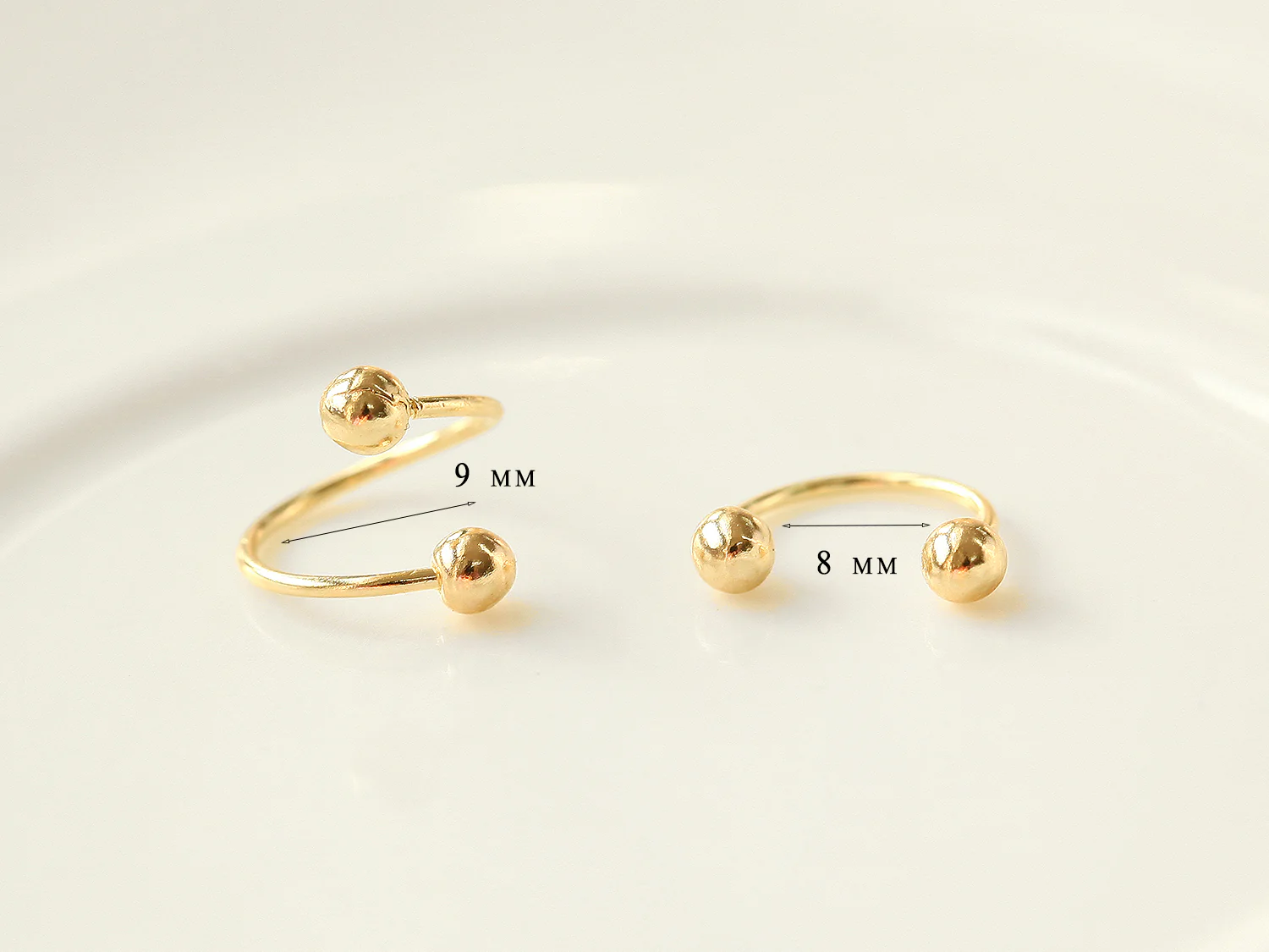 14K Gold Twist & Horseshoe Cartilage Earring 20G - Image 11