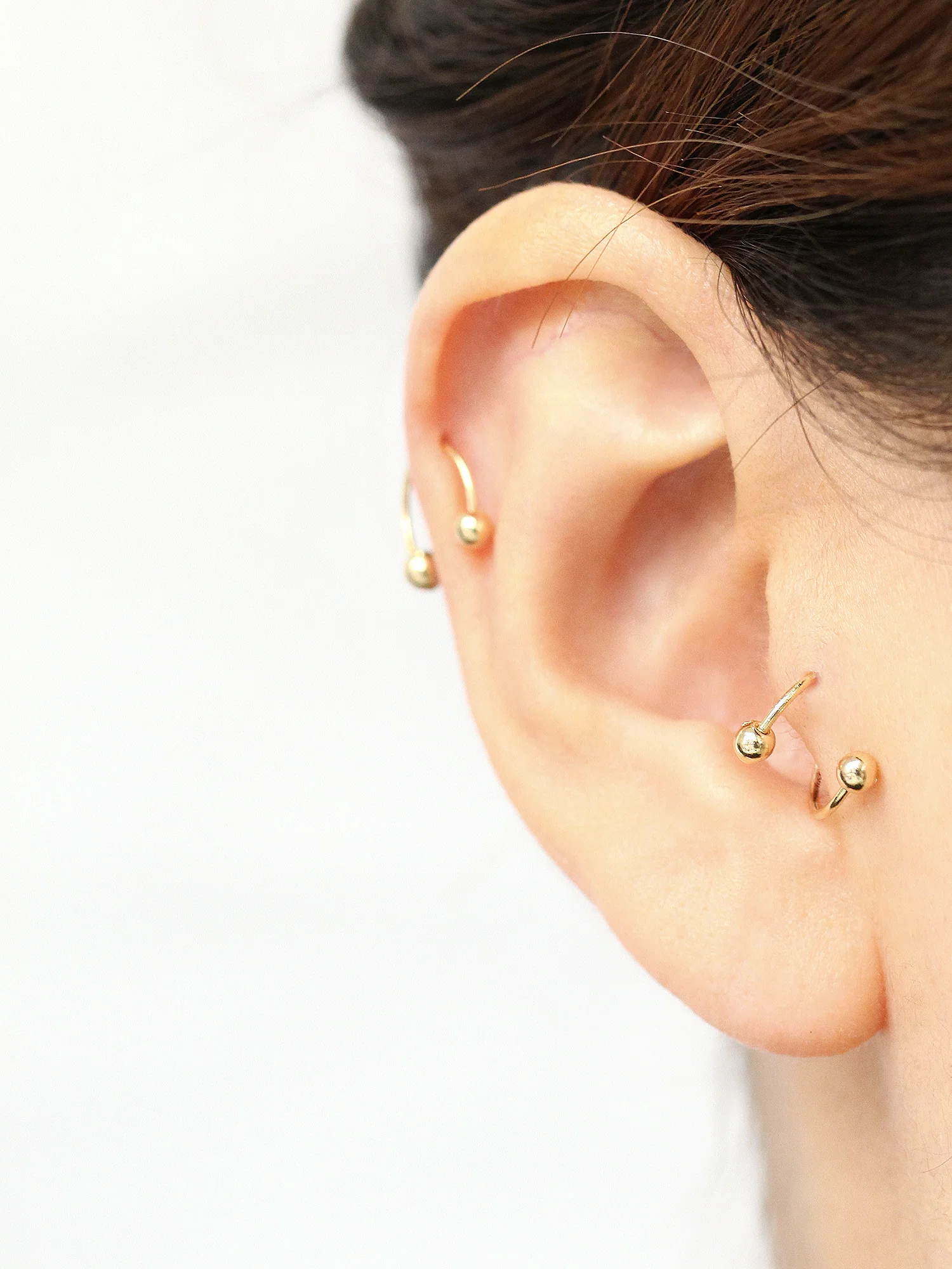 14K Gold Twist & Horseshoe Cartilage Earring 20G - Image 7