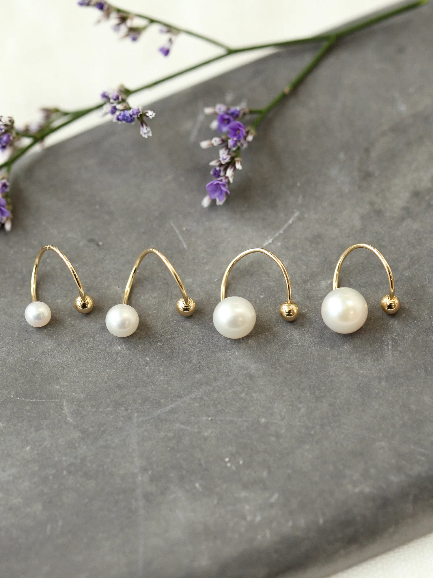 14K gold Twist Freshwater Pearl Cartilage Earring 20g - Image 2