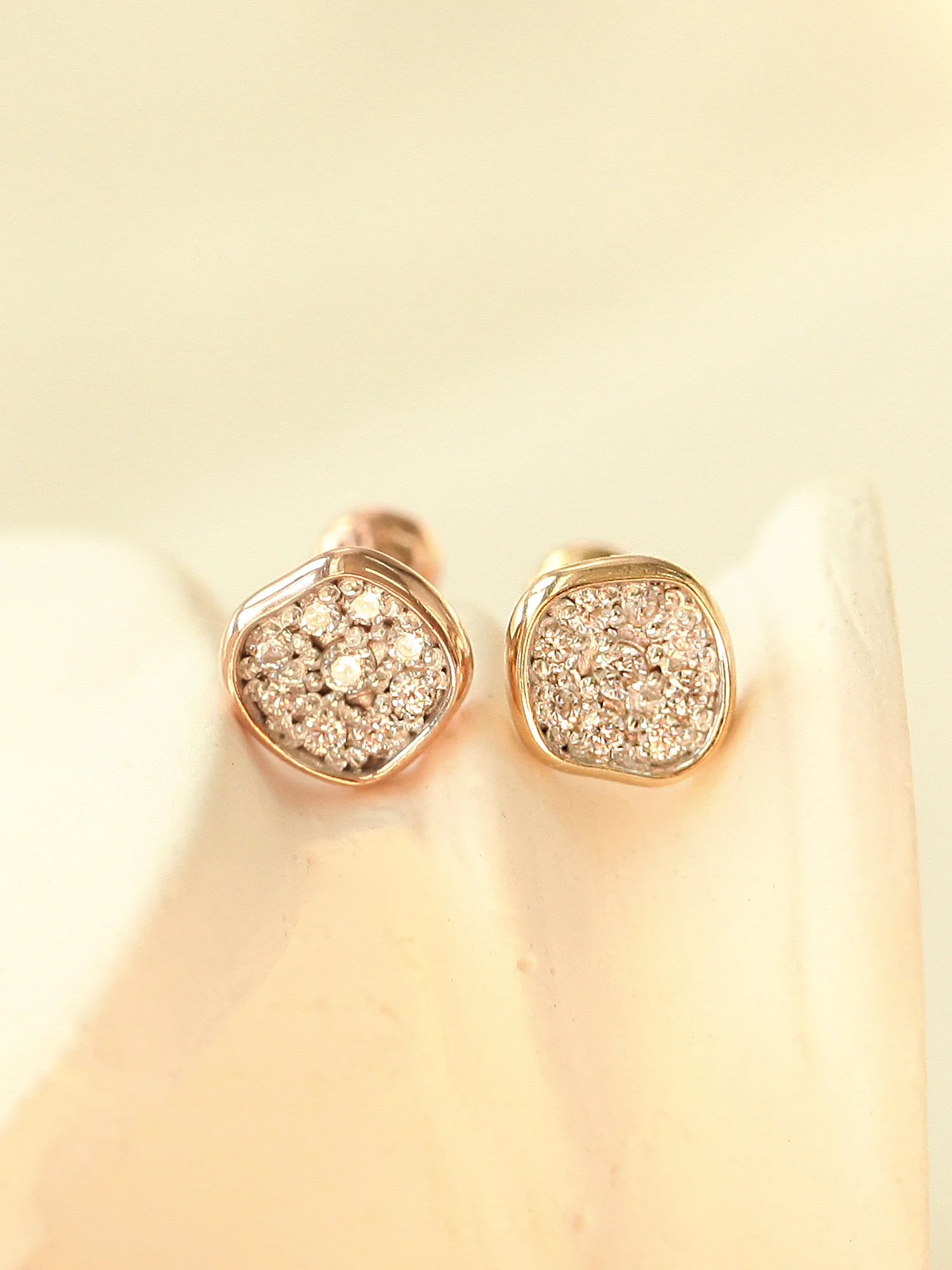 14K Gold Vintage Disc Cartilage Earring 18G16G - Image 3