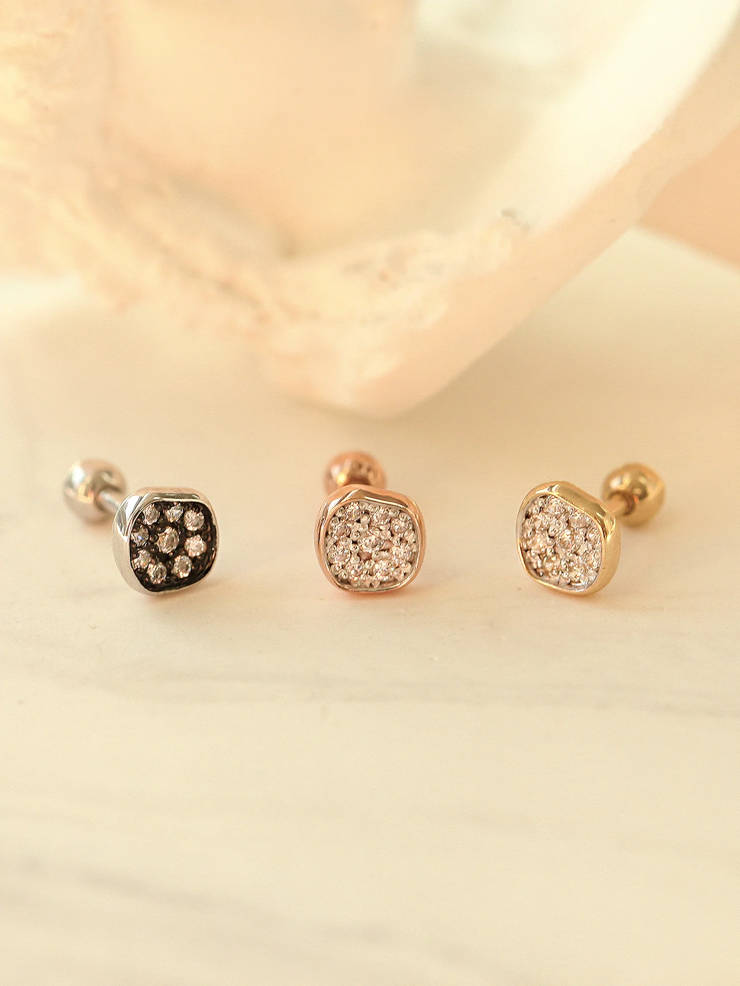 14K Gold Vintage Disc Cartilage Earring 18G16G - Image 5