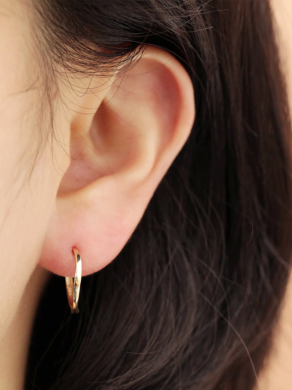 14K Gold Wave Hoop Earring - Image 9
