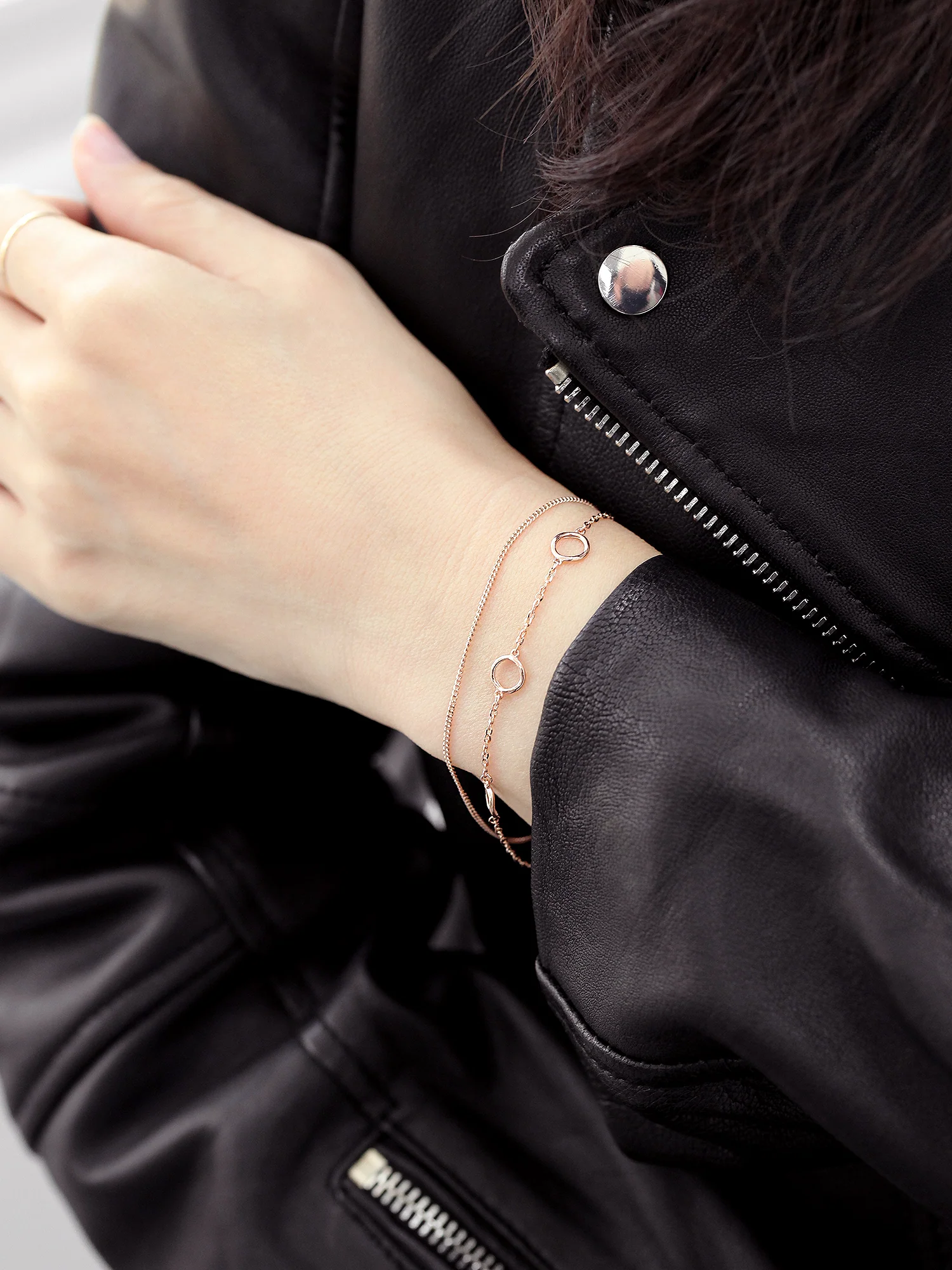 14K 18K Gold Triple Circle Chain Bracelet - Image 5