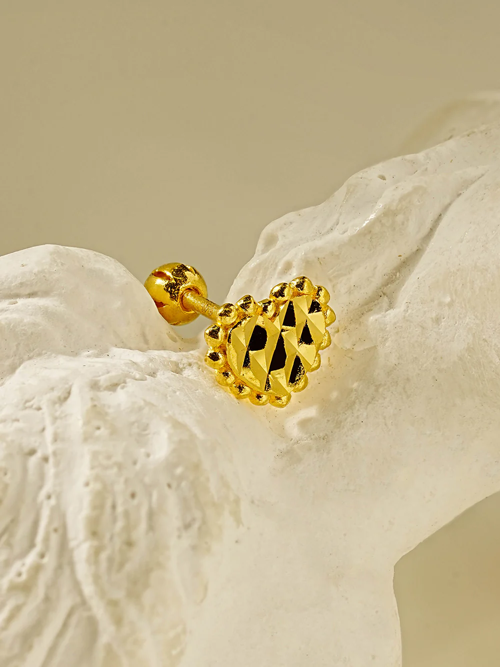 24K Gold Cutting Heart Cartilage Earring 20G - Image 3