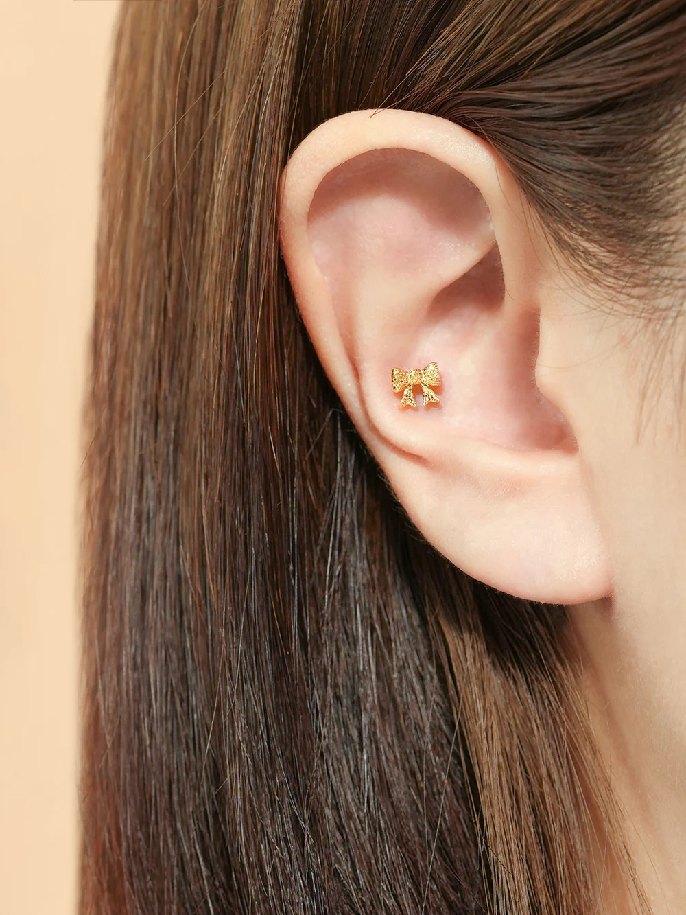 24K Gold Ribbon Cartilage Earring 20G - Image 2