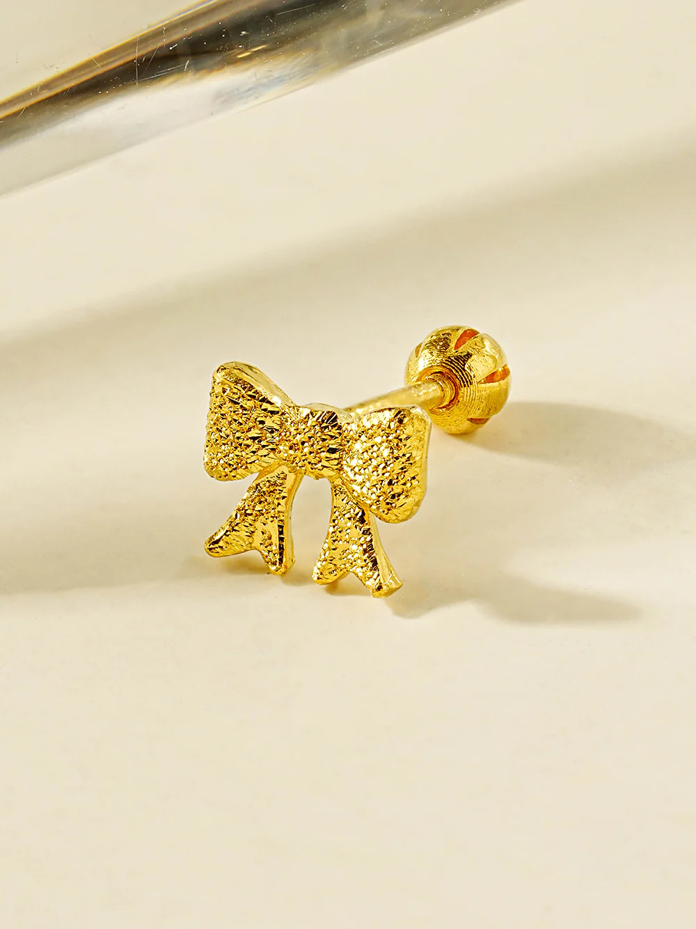 24K Gold Ribbon Cartilage Earring 20G - Image 3