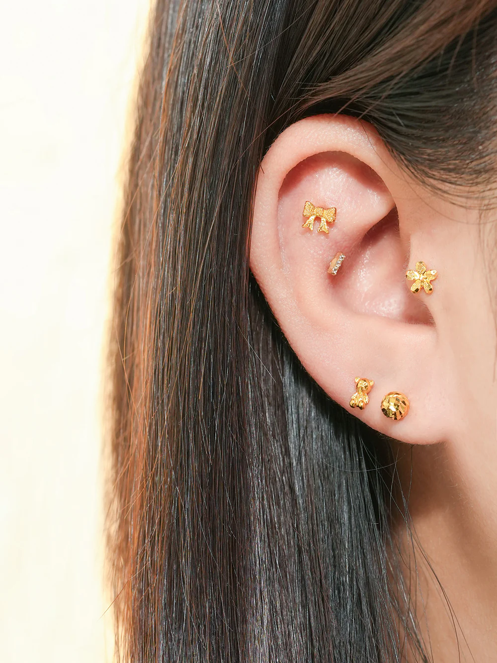 24K Gold Ribbon Cartilage Earring 20G - Image 4