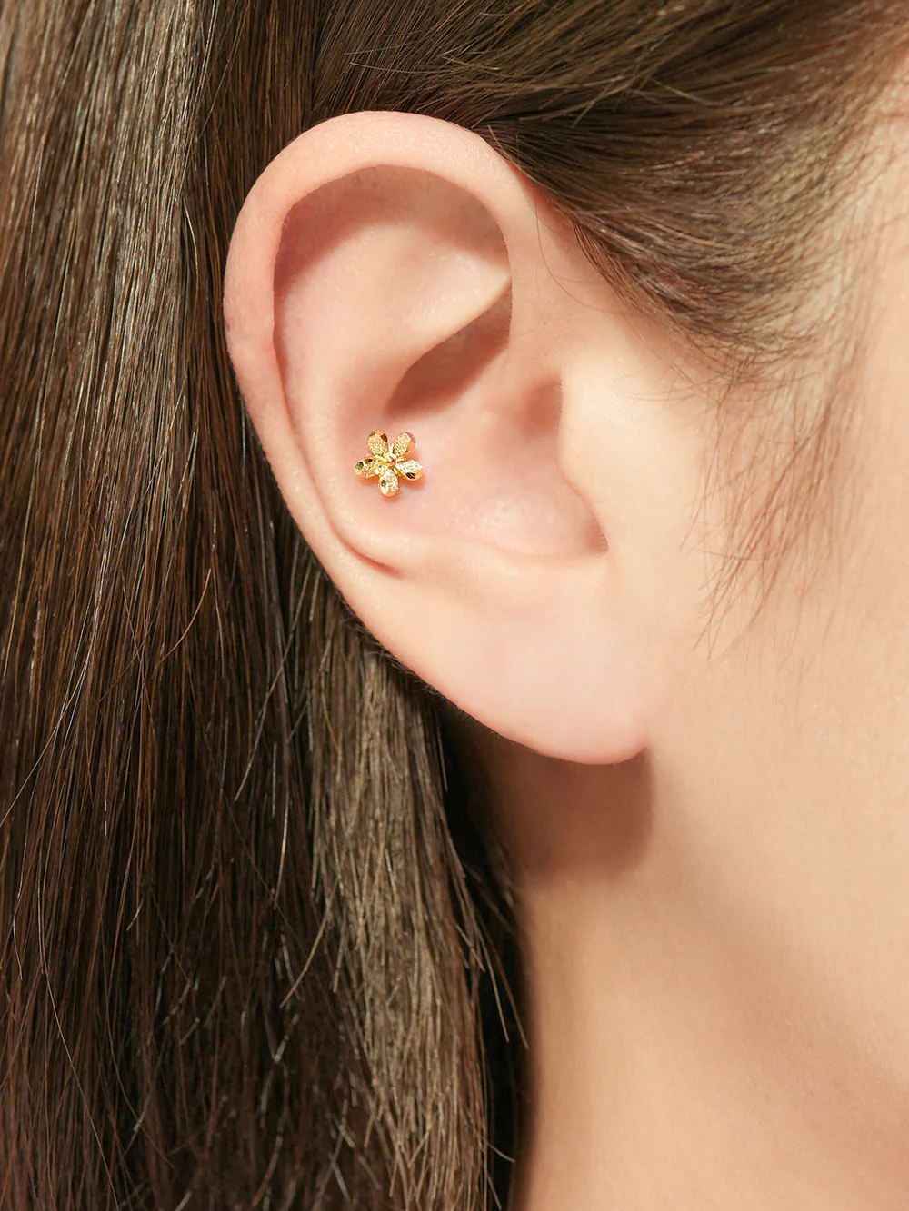 24K Gold Shine Flower Cartilage Earring 20G - Image 4