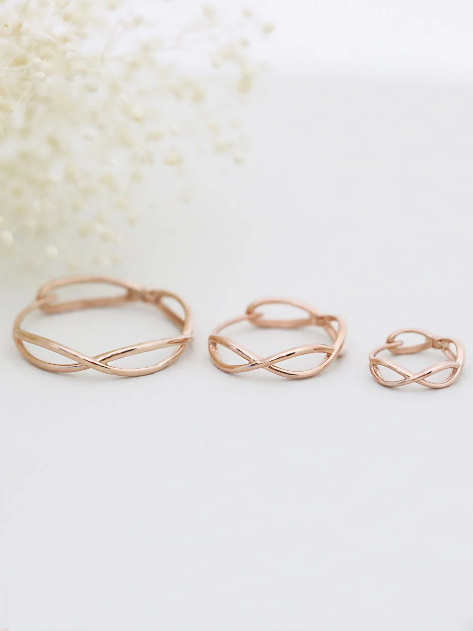 14K Gold Twist Hoop Earring - Image 2