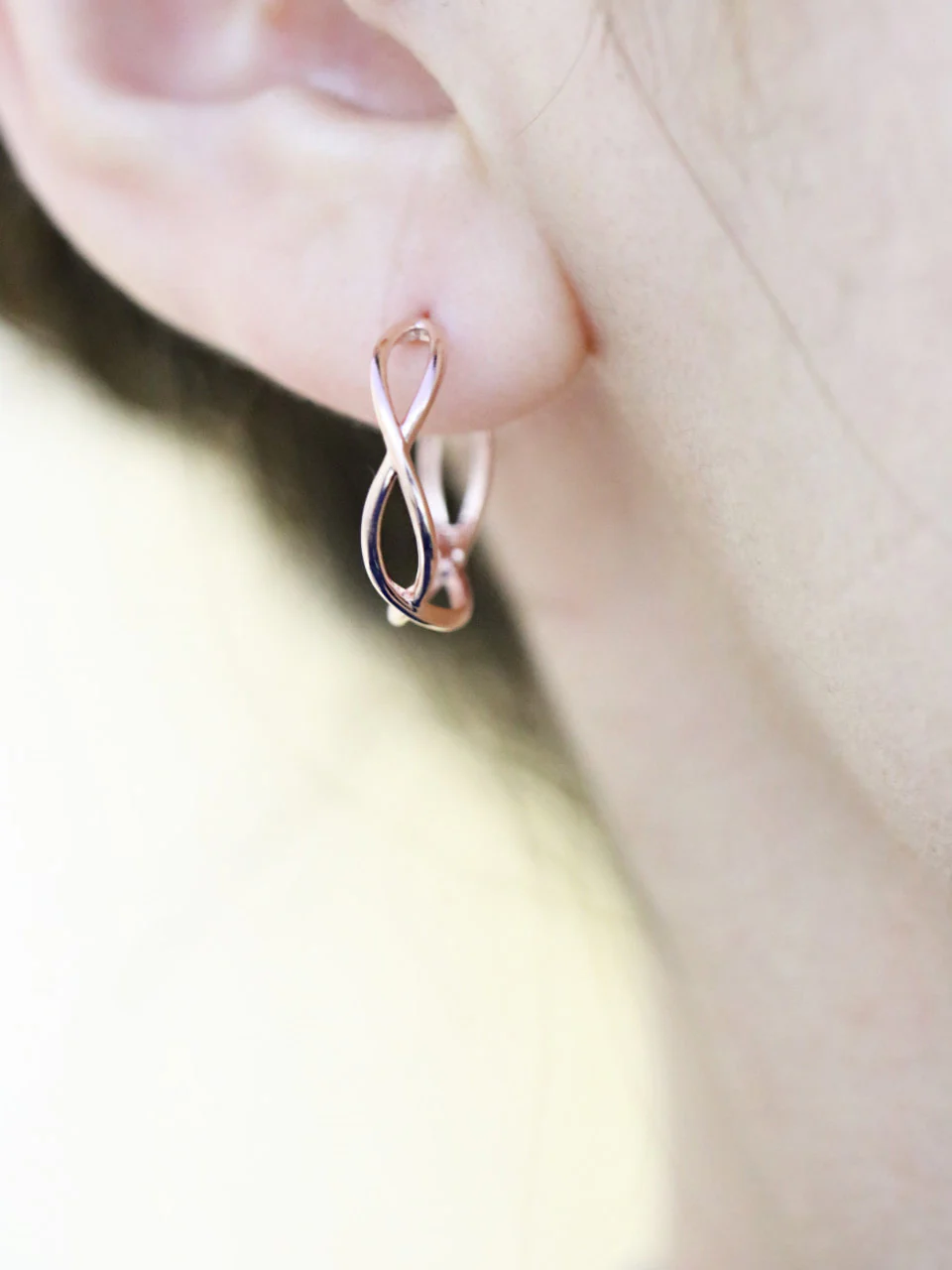 14K Gold Twist Hoop Earring - Image 8
