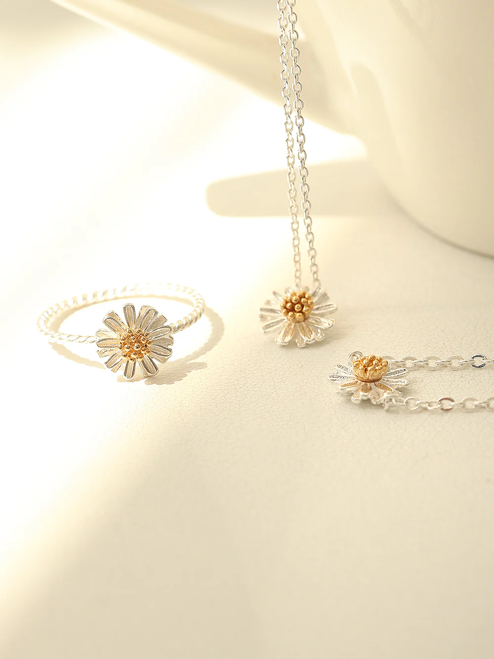 925 Silver Daisy Necklace & Bracelet - Image 4