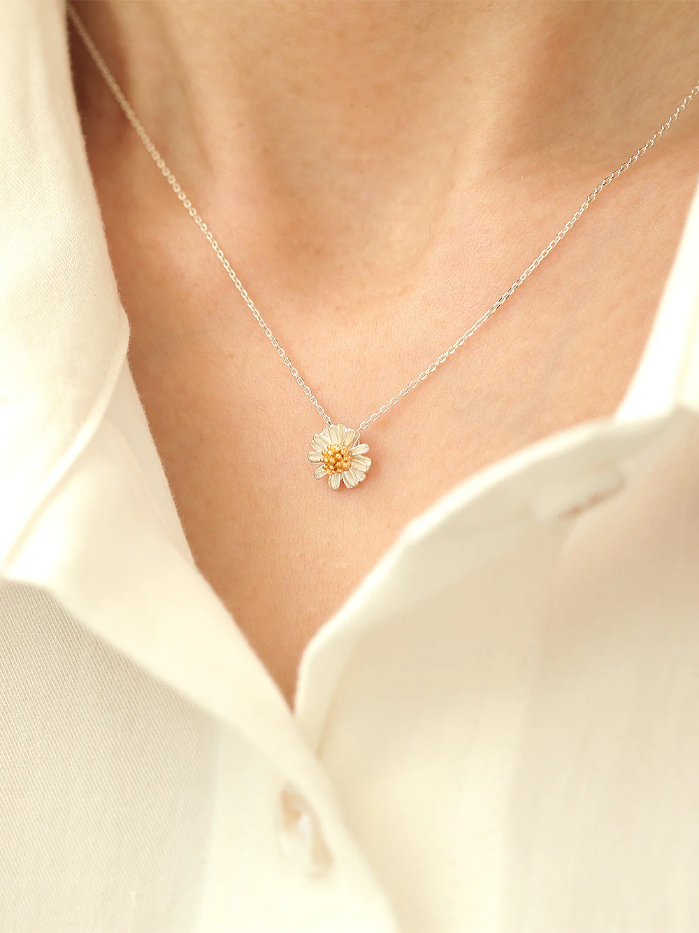 925 Silver Daisy Necklace & Bracelet - Image 6