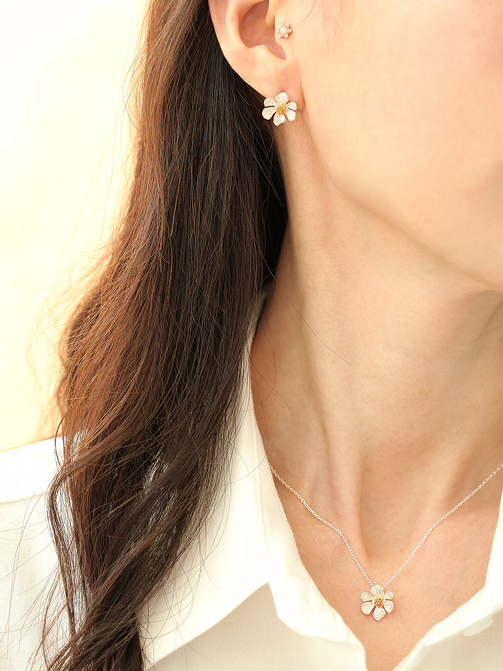 925 Silver Floral Earring & Necklace - Image 7